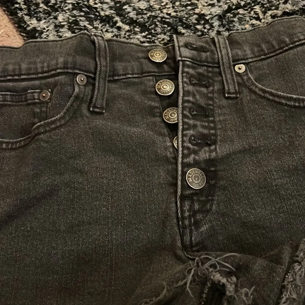 Madewell button‎ fly black shorts 24